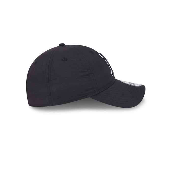 https://cdn.shopify.com/s/files/1/0601/2554/4675/files/60656401_9TWENTY_EVERYDAYNYLON_BOSRED_BLK_RSIDE.jpg?v=1740520619