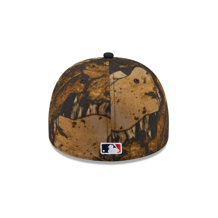 https://cdn.shopify.com/s/files/1/0601/2554/4675/files/60745225_59FIFTYAF_RIPSTOPCAMO5950AF_BOSRED_RTE_R.jpg?v=1746108049