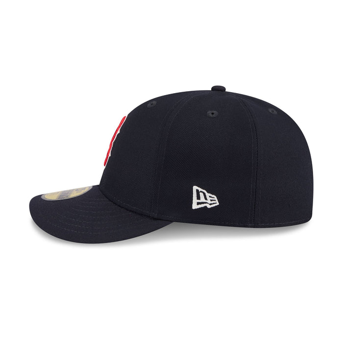 https://cdn.shopify.com/s/files/1/0601/2554/4675/files/60842313_59FIFTY_CC59FIFTYPC30806_BOSRED_OTC_LSIDE.jpg?v=1763569071
