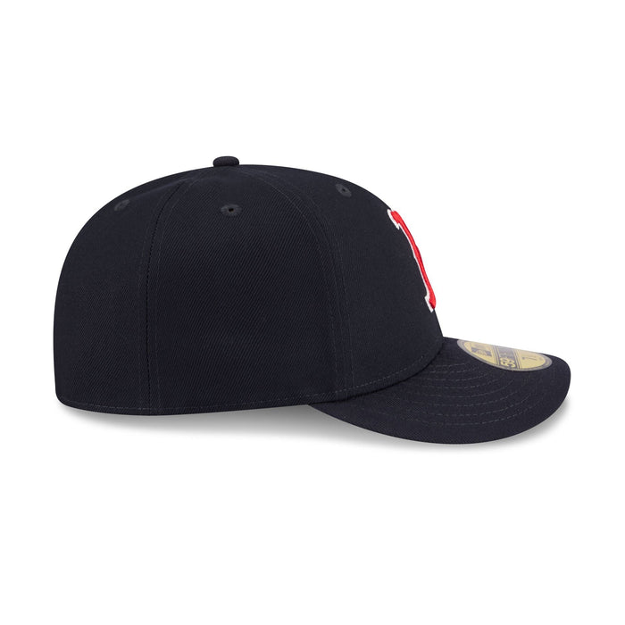 https://cdn.shopify.com/s/files/1/0601/2554/4675/files/60842313_59FIFTY_CC59FIFTYPC30806_BOSRED_OTC_RSIDE.jpg?v=1763569071