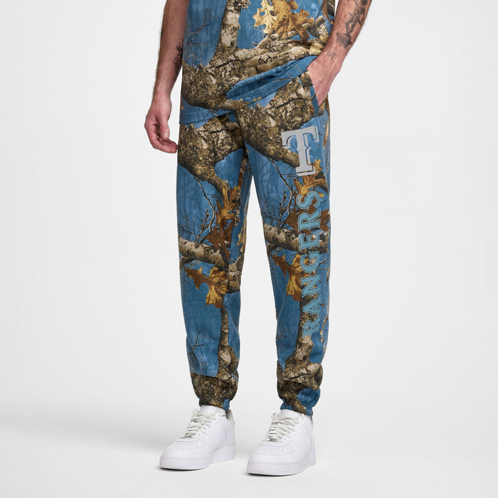 https://cdn.shopify.com/s/files/1/0601/2554/4675/files/1x1_-_Look_36_1158.jpg?v=1732731492