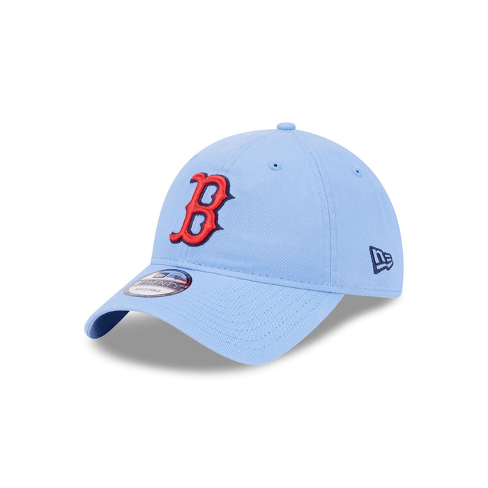 https://cdn.shopify.com/s/files/1/0601/2554/4675/files/60445720_9TWENTY_920EGSKYSKYOTC_BOSRED_SKY_3QL.jpg?v=1713795116