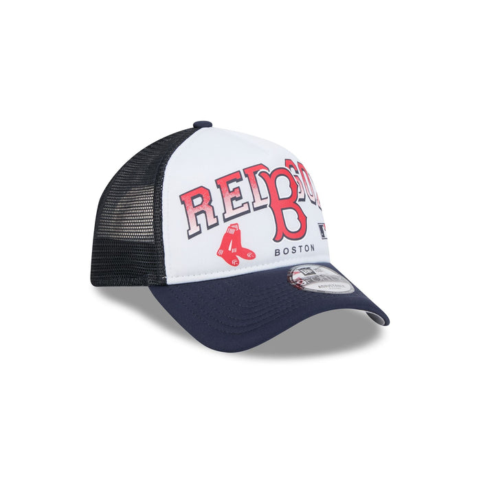 https://cdn.shopify.com/s/files/1/0601/2554/4675/files/60573571_AF9FORTY_RETROWORDMARK_BOSREDCO_OTC_3QR.jpg?v=1723664222