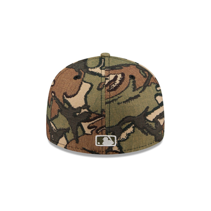 https://cdn.shopify.com/s/files/1/0601/2554/4675/files/60772937_59FIFTY_JACQUARDCAMO5950PC_BOSRED_XCM_R.jpg?v=1761747860