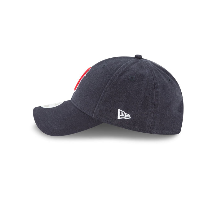 https://cdn.shopify.com/s/files/1/0601/2554/4675/files/60235350_W9TWENTY_WCRECLASSTWPRI_BOSRED_OTC_LSIDE.jpg?v=1705601000