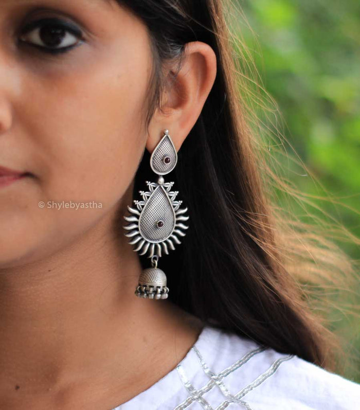 Dulari Spiked Textured Jhumki