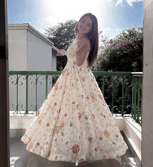Elegant Moments on the Floral Balcony