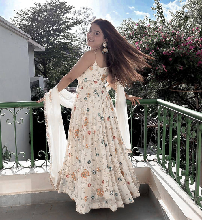 Elegant Moments on the Floral Balcony
