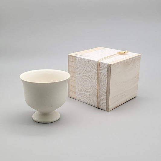 Emui × YUNOMI / HAKU Goblet（Handmade Ceramic / 桐箱入りユノミオリジナル）