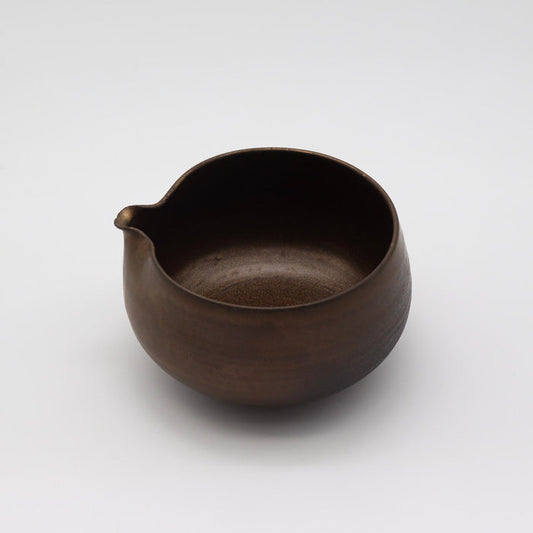 Emui × YUNOMI / YOIN (余韻) Matcha Pouring Bowl (Handmade Ceramic / 桐箱入りユノミオリジナル) yunomi.life