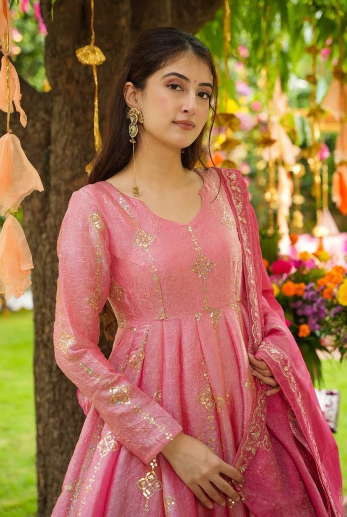 Enchanting Moments in Traditional Glamour