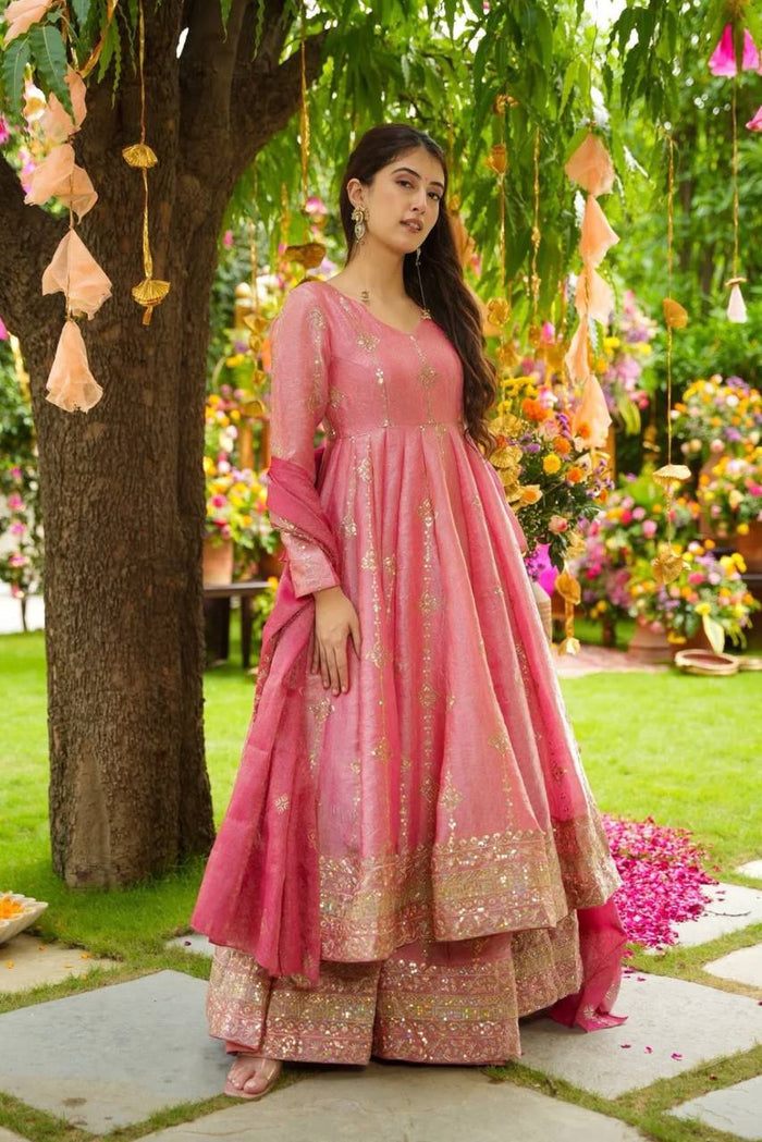 Enchanting Moments in Traditional Glamour