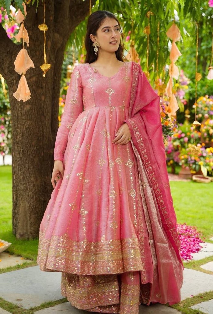 Enchanting Moments in Traditional Glamour