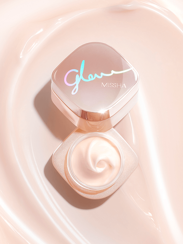 MISSHA Glow Skin Balm, Korean glow cream that works as both a moisturizer and primer. Leaves the skin smooth with a glowing look.