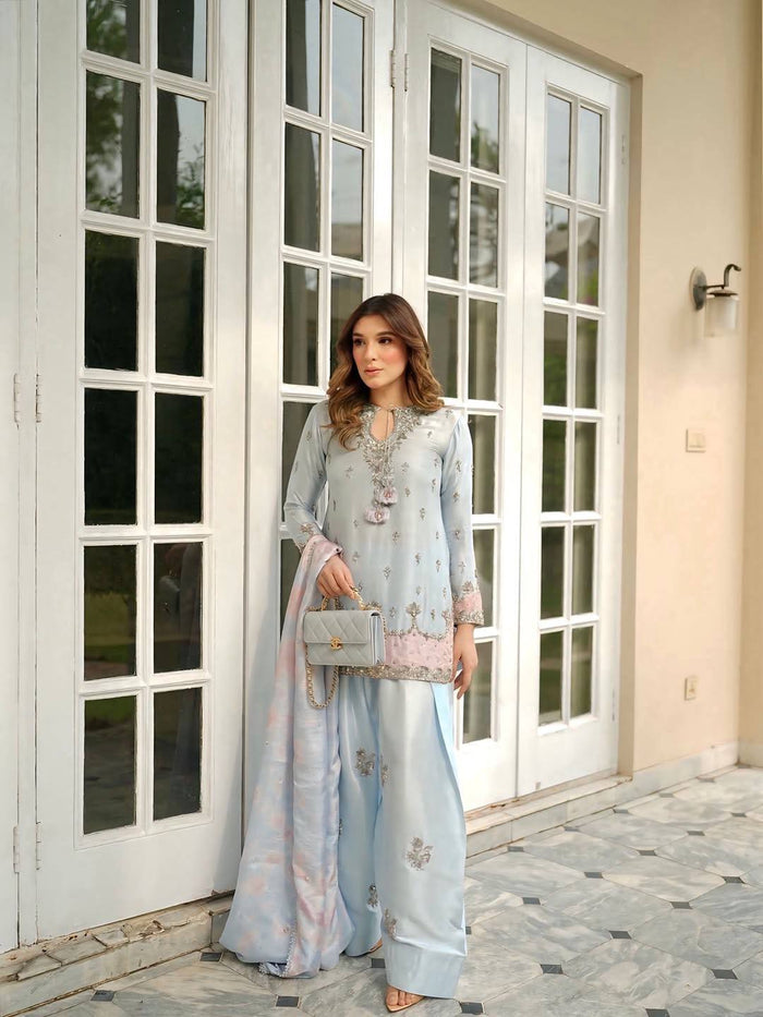 Graceful Outfits in Soft Pastel Hues