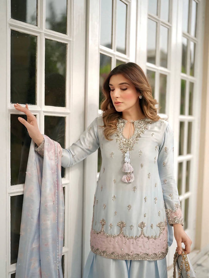 Graceful Outfits in Soft Pastel Hues