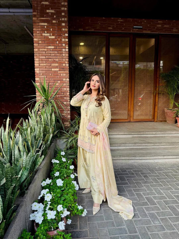 Graceful Outfits in Soft Pastel Hues