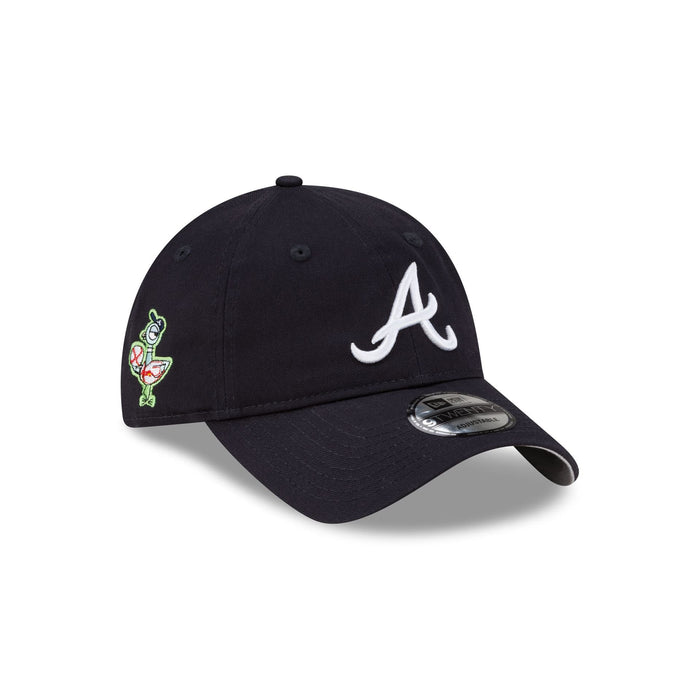 https://cdn.shopify.com/s/files/1/0601/2554/4675/files/60769558_9TWENTY_MLB25XHIDDENPIGEONS_COLLAB25_ATLBRA_NAV_3QR.jpg?v=1752090954