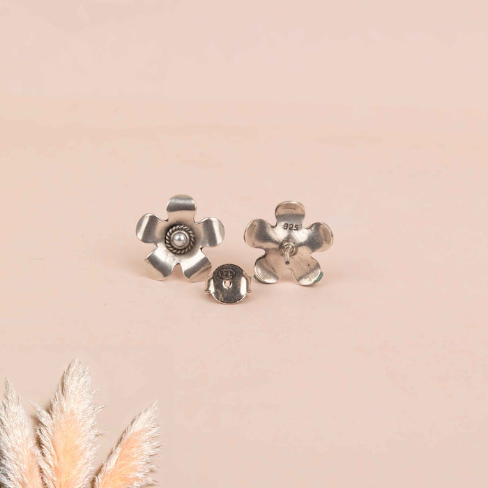 Moh Pearl Studded Flower Necklace Set