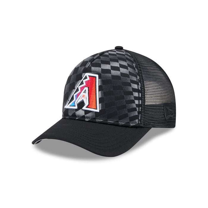https://cdn.shopify.com/s/files/1/0601/2554/4675/files/60641190_9FORTYMCAF_GRADIENTRACEWAY_ARIDIA_BLK_3QL.jpg?v=1738873205
