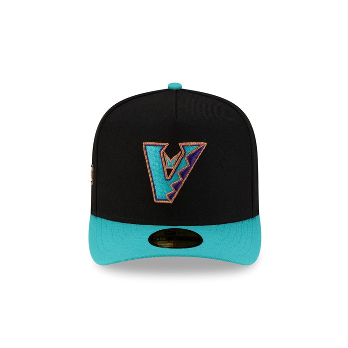 https://cdn.shopify.com/s/files/1/0601/2554/4675/files/71006051_59FIFTYAF_MLB25_JUSTCAPS_UPSIDEDOWNLOGO_ARIDIACO_BLACK_F.jpg?v=1765568246