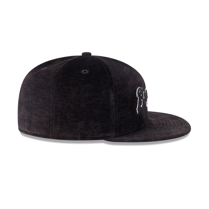 https://cdn.shopify.com/s/files/1/0601/2554/4675/files/60750860_59FIFTY_5950DAY595027040_ATLBRA_BLK_RSIDE.jpg?v=1745502719