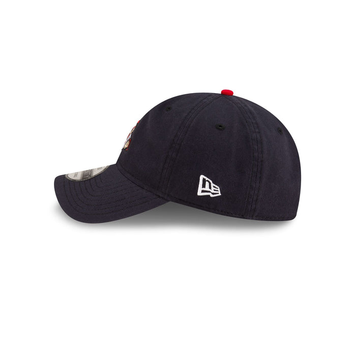 https://cdn.shopify.com/s/files/1/0601/2554/4675/files/70873625_9TWENTY_MLBMINIMASCOT_ATLBRA_NAV_LSIDE.jpg?v=1719412153