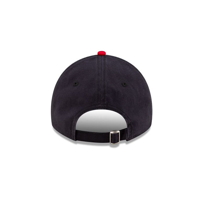 https://cdn.shopify.com/s/files/1/0601/2554/4675/files/70873625_9TWENTY_MLBMINIMASCOT_ATLBRA_NAV_R.jpg?v=1719412089