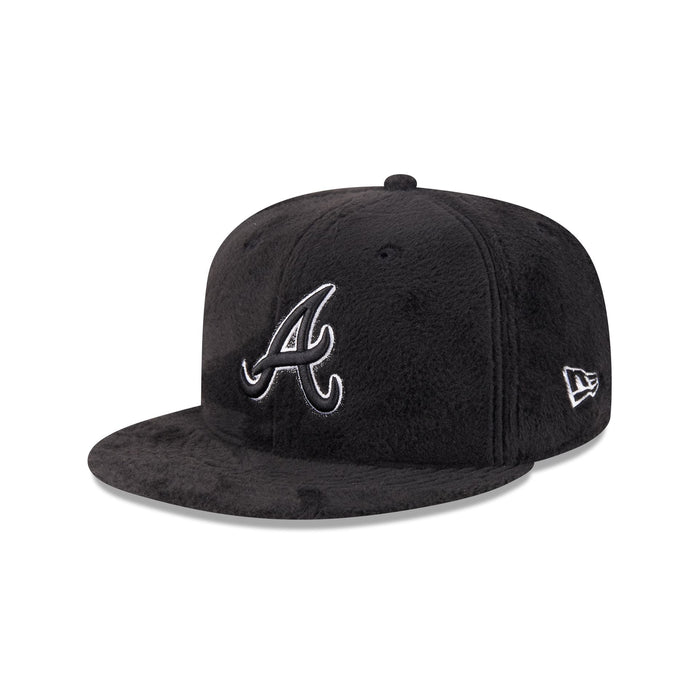 https://cdn.shopify.com/s/files/1/0601/2554/4675/files/60832815_59FIFTY_LifestyleEnergy_ATLBRA_BLK_3QL.jpg?v=1764616396