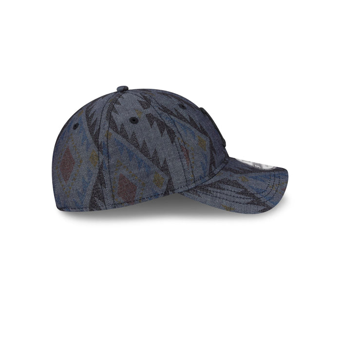 https://cdn.shopify.com/s/files/1/0601/2554/4675/files/60745150_9TWENTY_AZTECPATTERN9TWENTY26_BOSRED_XNV_RSIDE.jpg?v=1746108049