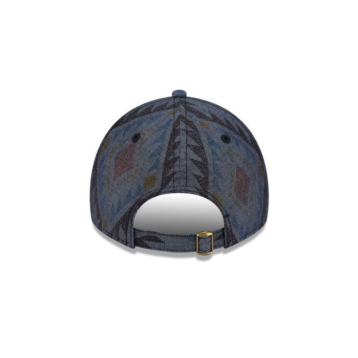 https://cdn.shopify.com/s/files/1/0601/2554/4675/files/60745150_9TWENTY_AZTECPATTERN9TWENTY26_BOSRED_XNV_R.jpg?v=1746108049