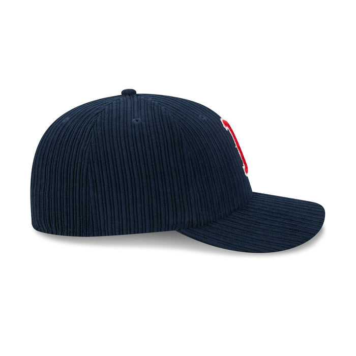 https://cdn.shopify.com/s/files/1/0601/2554/4675/files/60758286_59FIFTY_CHENILLEPOP26991_BOSRED_OTC_RSIDE.jpg?v=1760987493