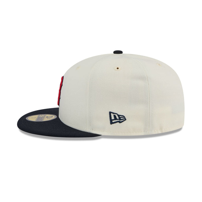 https://cdn.shopify.com/s/files/1/0601/2554/4675/files/60439100_59FIFTY_5950EGCHWOTCOTC_BOSRED_CHW_LSIDE.jpg?v=1713795116