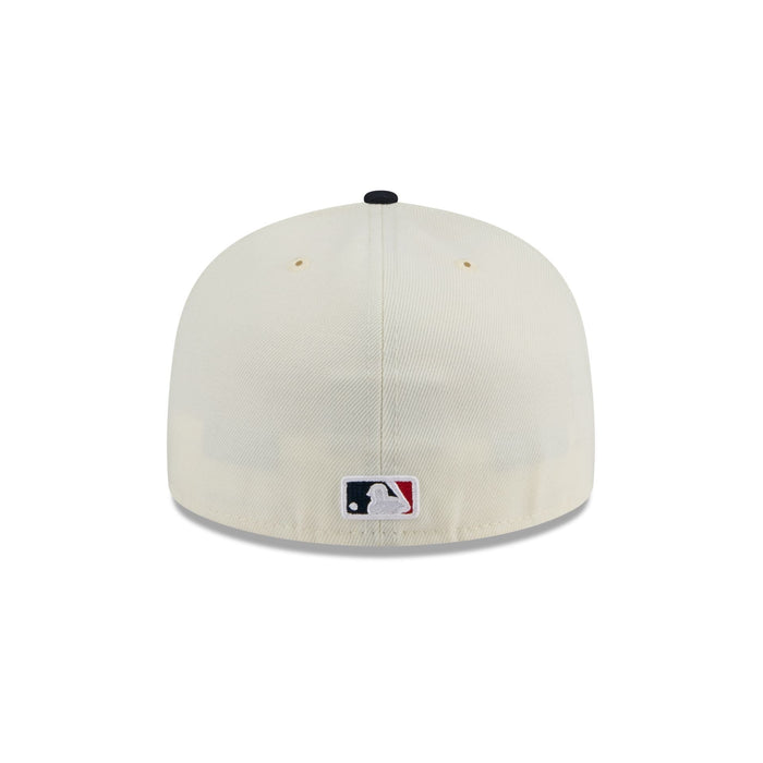 https://cdn.shopify.com/s/files/1/0601/2554/4675/files/60439100_59FIFTY_5950EGCHWOTCOTC_BOSRED_CHW_R.jpg?v=1713795116