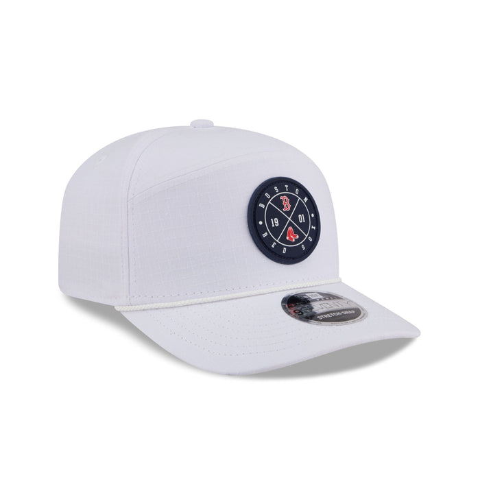https://cdn.shopify.com/s/files/1/0601/2554/4675/files/60840799_9SEVENTYSP_QS970SP30415_BOSRED_WHI_3QR.jpg?v=1763396911