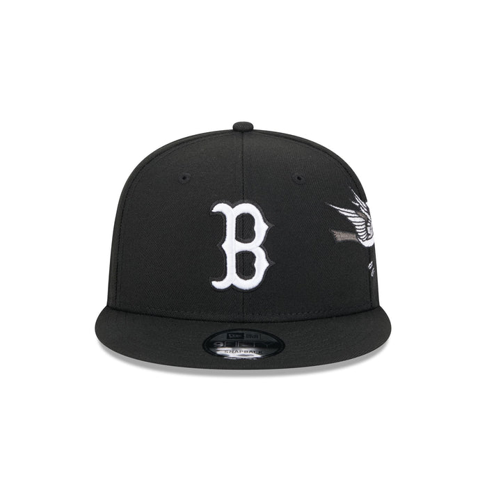 https://cdn.shopify.com/s/files/1/0601/2554/4675/files/60573301_9FIFTY_CITYART_BOSRED_BLK_F.jpg?v=1724420826