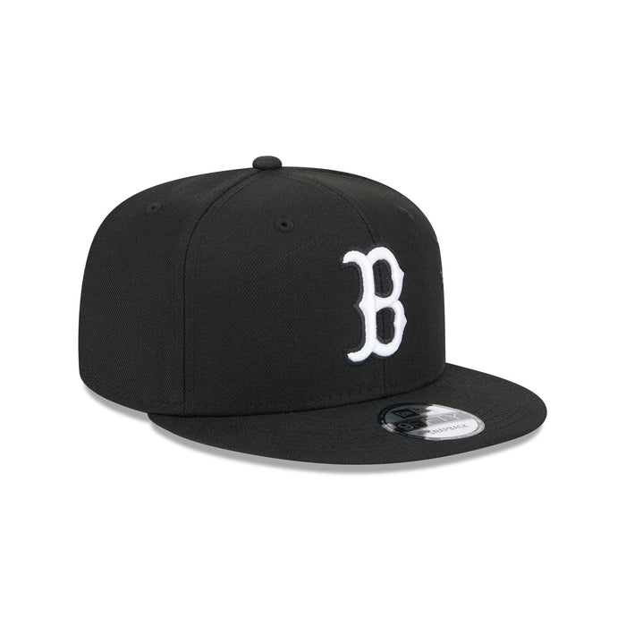 https://cdn.shopify.com/s/files/1/0601/2554/4675/files/60573301_9FIFTY_CITYART_BOSRED_BLK_3QR.jpg?v=1724420826