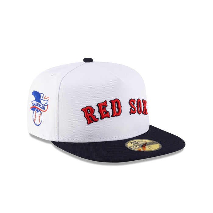 https://cdn.shopify.com/s/files/1/0601/2554/4675/files/70932035_59FIFTYAF_JUSTCAPS_ST25_BOSRED_WHT_3QR.jpg?v=1743706230