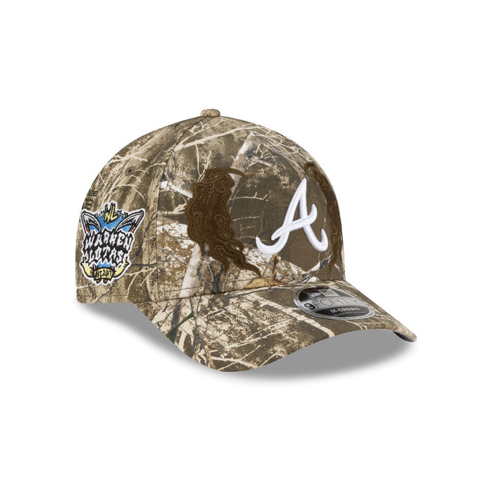 https://cdn.shopify.com/s/files/1/0601/2554/4675/files/60846841_9FORTYMCAF_COLLAB25_MLBXWARRENLOTAS_ATLBRA_CAMO_3QR.jpg?v=1759501577