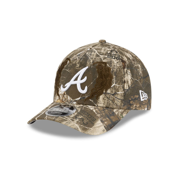 https://cdn.shopify.com/s/files/1/0601/2554/4675/files/60846841_9FORTYMCAF_COLLAB25_MLBXWARRENLOTAS_ATLBRA_CAMO_3QL.jpg?v=1759501577