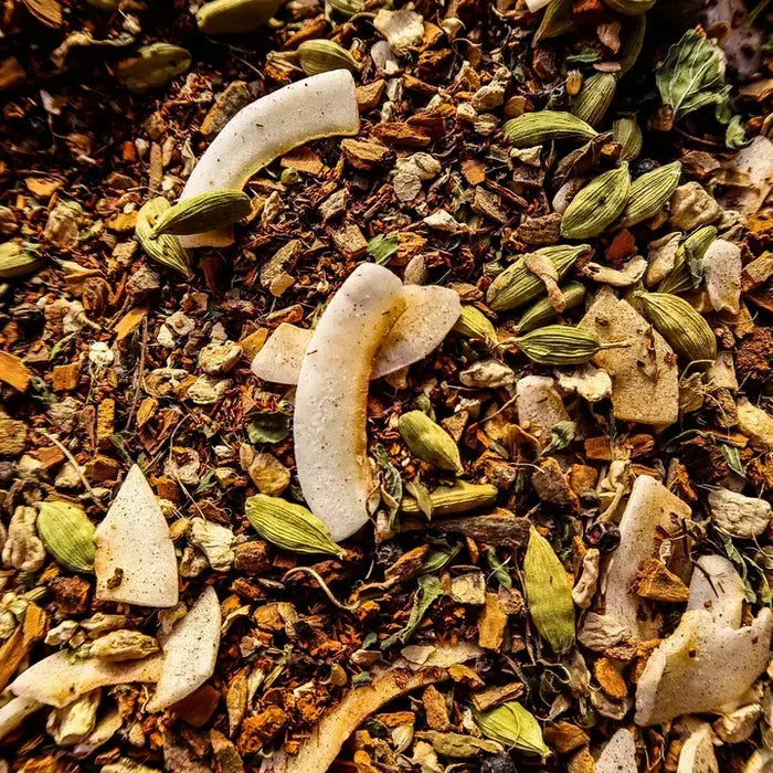 Spiced Coconut Chai – Superfood Tea Blend (65g) | Lake & Oak