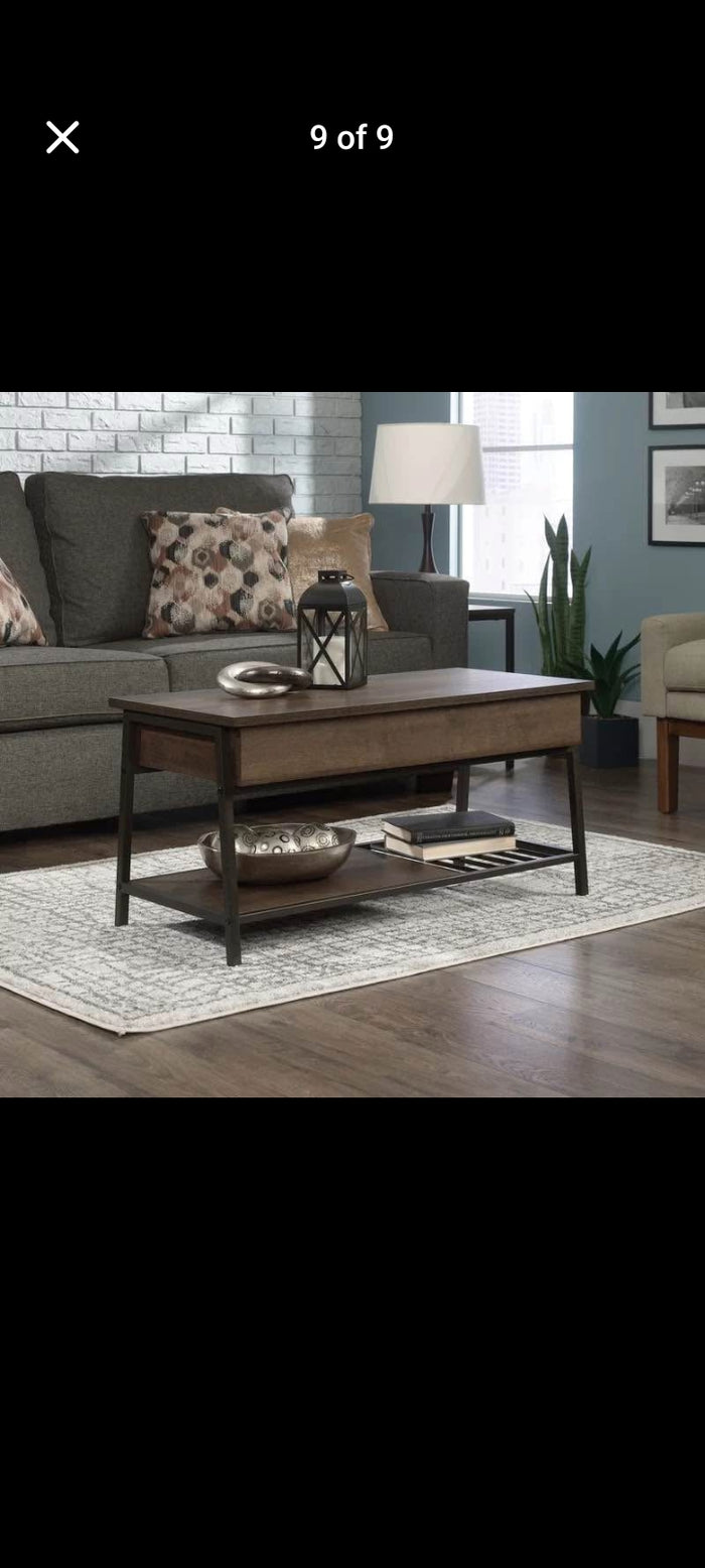 Table basse Haneline à plateau relevable et 4 pieds avec rangement