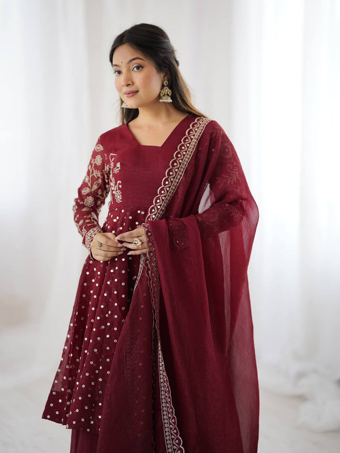 Vibrant Traditional Outfits for Modern Women