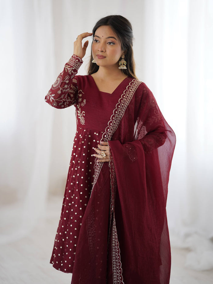 Vibrant Traditional Outfits for Modern Women